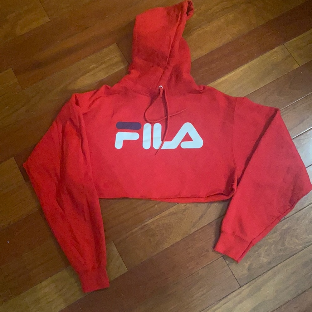 Fila cropped red hoodie. Size M. Very good condition.
